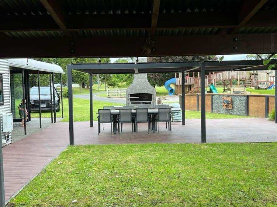 The Clubhouse Villa Hamilton Exterior photo
